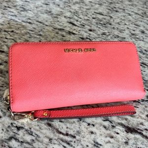 Michael Kors Jet Set Continental Wallet in Pink Grapfruit / Coral